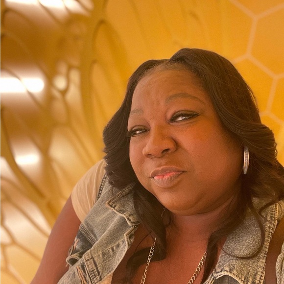 Meet your Posher, Tamika - Picture 2 of 13